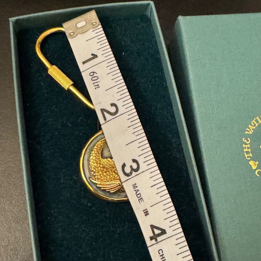 Vatican Library Collection Goldtone Fish Medallion Keyring With Crystal Accents - Picture 7 of 8